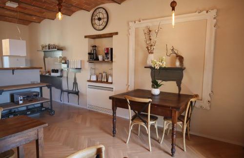 Castelnuovo di Val di Cecina Bed & Breakfast | Discover B&B La Taccola: Guest Rated 9.7 with Breakfast