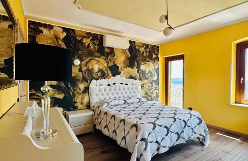 Chiaromonte Bed & Breakfast | Top-Rated B&B L’Orizzonte Infinito: Family-Friendly Retreat