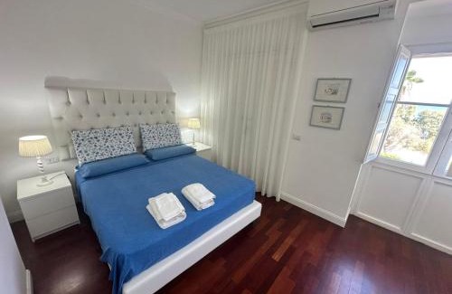 Crotone Bed & Breakfast | Discover B&B L'ORIZZONTE: Oceanfront with Private Beach