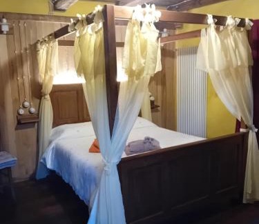 Roccapietra Bed & Breakfast | Cozy B&B "La baita delle coccinelle" with Family-Friendly Dining