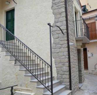 Castelmezzano Bed & Breakfast | Cozy B&B La Casa di Giulietta: Pet & Child Friendly Stay