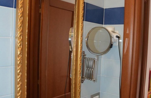 Paola Bed & Breakfast | Discover B&B La Casa Rossa: Family-Friendly with Breakfast