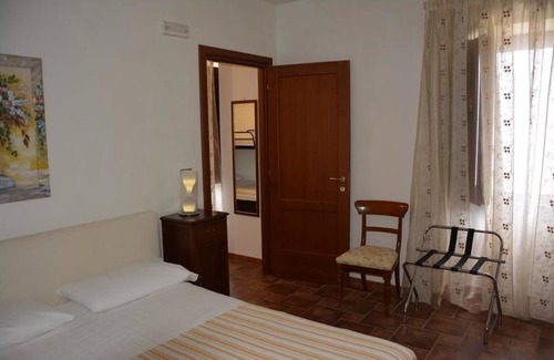Paola Bed & Breakfast | Discover B&B La Casa Rossa: Family-Friendly with Breakfast