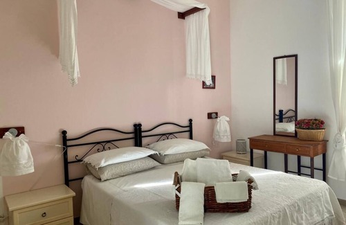 Noci Bed & Breakfast | Relax at B&B La Cascata with Spa and Family-Friendly Perks