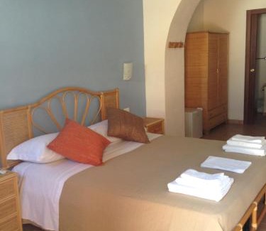 Santa Marina Salina Bed & Breakfast | Oceanfront B&B La Goletta di Salina - Rated 8.9/10