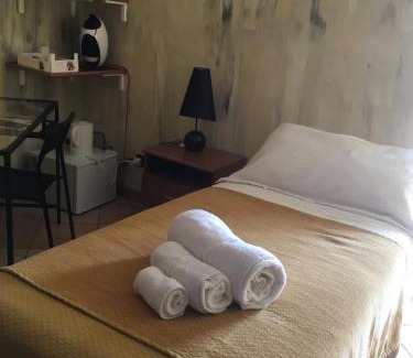 Poirino Bed & Breakfast | Cozy B & B La Guesthouse with Hot Tub and Breakfast