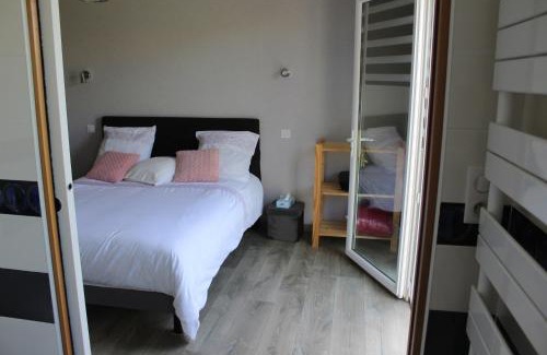 Saint-Georges-du-Bois Bed & Breakfast | Discover B&B La Lyre: Rated 9.4 with Family-Friendly Dining