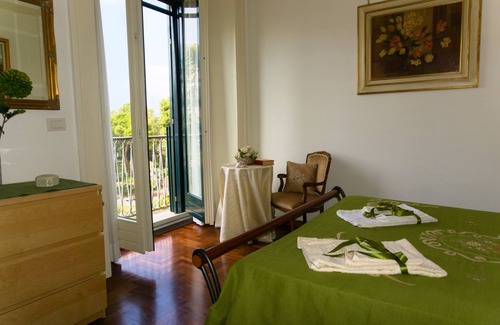 Historical Downtown Salerno Bed & Breakfast | Experience Elegance at B&B La Maison du Paradis