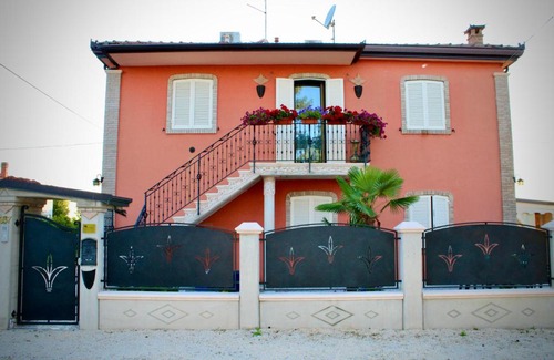Ravarino Bed & Breakfast | Cozy B&B LA PALMA: Family-Friendly with Breakfast Included