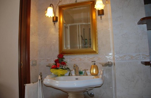 Castro Marina Bed & Breakfast | Guest Rated: B&B La Rosa Antica with Breakfast & Family Perks