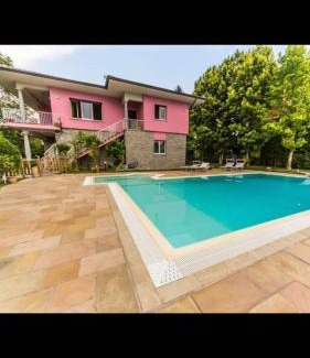 Arolo Bed & Breakfast | Experience B&B La Rosa del Lago with Oceanfront Views