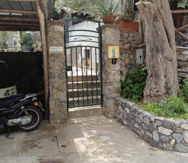 Montepertuso Bed & Breakfast | Pet-Friendly Retreat at B&B La Selva Santa - 10/10 Rated