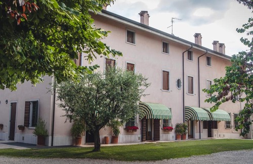 Valeggio sul Mincio Bed & Breakfast | Guest Rated: 10/10 B&B La Tamerice with Kitchen & Breakfast