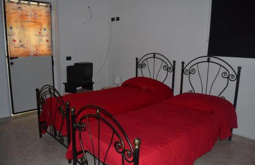 Lizzano Bed & Breakfast | Pet-Friendly B&B La Tarentilla with Oceanfront Views
