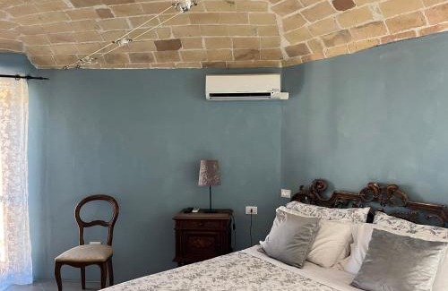 Villa Caldari Bed & Breakfast | Charming B&B La Terrazza Sul Borgo with Hot Tub & Dining
