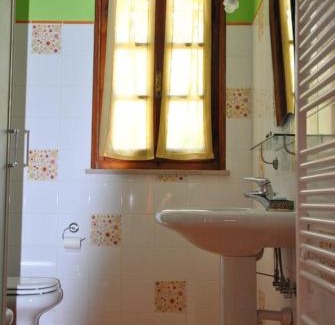 Fornovo di Taro Bed & Breakfast | Charming B&B La Vecchia Quercia with Home Restaurant