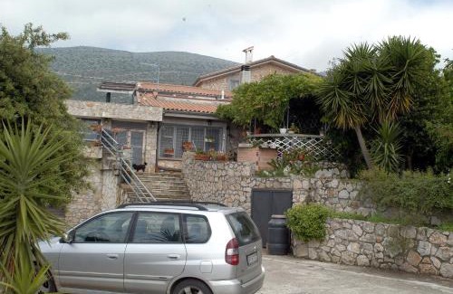Sonnino Bed & Breakfast | Oceanfront B&B La Vecchia Scuola with Breakfast & Views