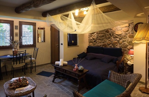 Brienza Bed & Breakfast | Experience Comfort at B&B La Voce del Fiume: Emerald Stay