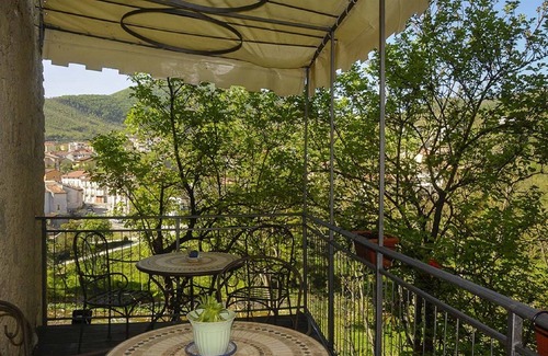 Brienza Bed & Breakfast | Historic Home with Wellness Area & Pet-Friendly Options