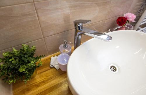 Mukinje Bed & Breakfast | Inviting B&B Lady of the Lake with Breakfast & Hot Tub