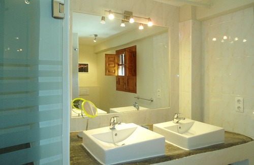 Montefrio Bed & Breakfast | Experience B&B Lasnavillasmm in Montefrio: Pool & Spa Retreat