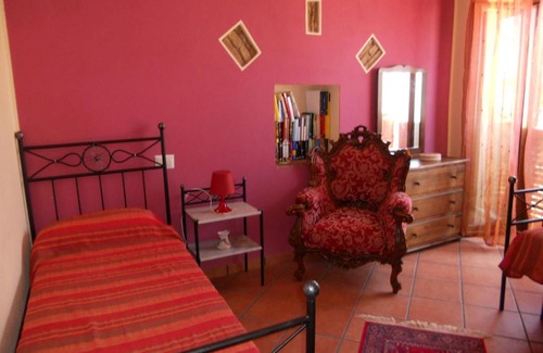 Castroreale Bed & Breakfast | Cozy B&B Le 2 Cantine: Breakfast & Family Friendly Stay