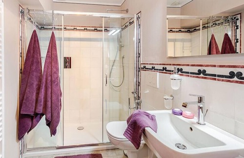 Cureggio Bed & Breakfast | Discover B&B Le Carrozze: Family-Friendly with Pool & Breakfast