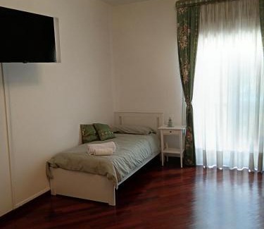 Aragona Bed & Breakfast | Top-Rated B&B Le Coccole di Galluzzo with Family & Pet Care