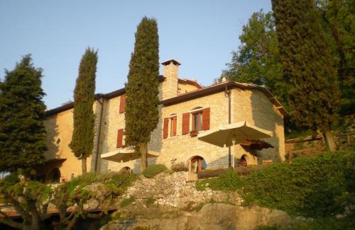 Fumane Bed & Breakfast | Experience Comfort at B&B Le Corone - 4 Star Stay