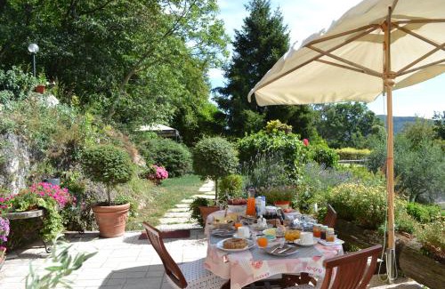 Fumane Bed & Breakfast | Experience Comfort at B&B Le Corone - 4 Star Stay
