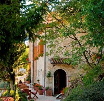 Fumane Bed & Breakfast | Experience Comfort at B&B Le Corone - 4 Star Stay