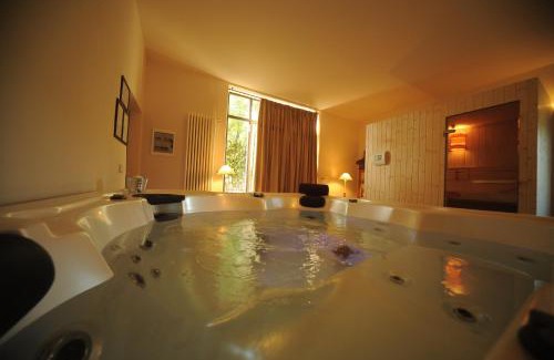 San Casciano in Val di Pesa Bed & Breakfast | Relax at B&B Le Dimore Mezza Costa with Oceanfront Views