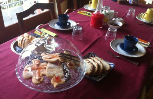 Lierna Bed & Breakfast | Pet-Friendly B&B Le Ortensie with Oceanfront Views