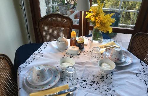 Lierna Bed & Breakfast | Pet-Friendly B&B Le Ortensie with Oceanfront Views
