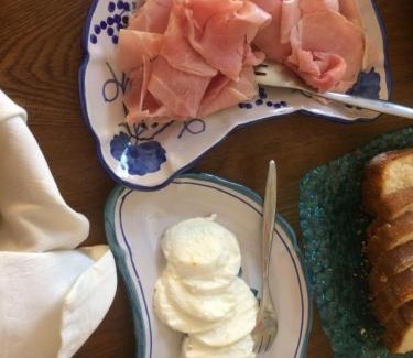 Lierna Bed & Breakfast | Pet-Friendly B&B Le Ortensie with Oceanfront Views