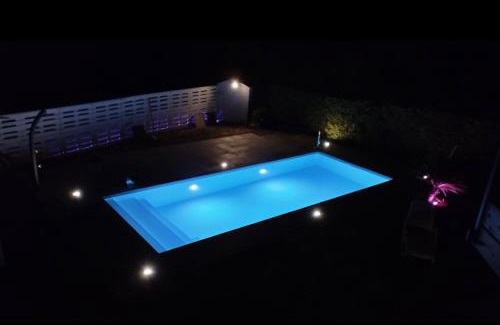 Funo House | Discover B&B le palme: Oceanfront Haven with Hot Tub