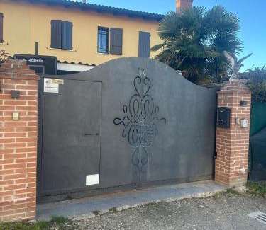 Funo House | Discover B&B le palme: Oceanfront Haven with Hot Tub