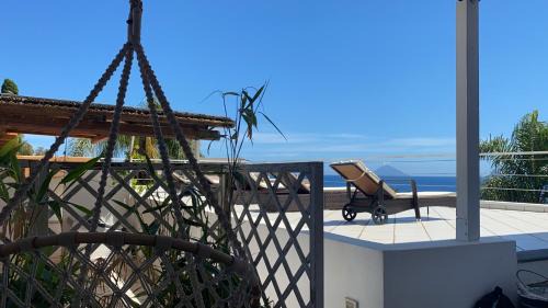 Santa Marina Salina Bed & Breakfast | Scenic B&B Le Sette Vele Da Riccardo with Breakfast & Ocean View