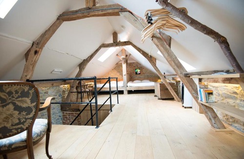 Foy-Notre-Dame Bed & Breakfast | Discover B&B Le Vieux Marronnier: Pet-Friendly Retreat