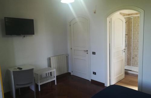 Caltanissetta Bed & Breakfast | Enchanting B&B Le Zagare: Family-Friendly with Hot Tub