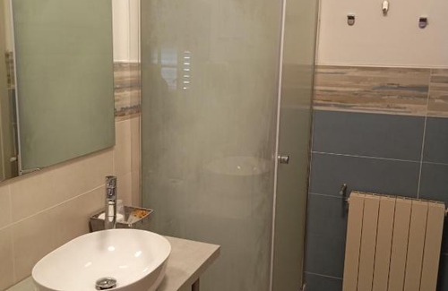 Caltanissetta Bed & Breakfast | Enchanting B&B Le Zagare: Family-Friendly with Hot Tub