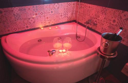 Gazzi Bed & Breakfast | Cozy B&B Leon with Breakfast and Hot Tub Amenities