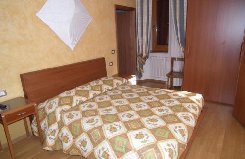 Monclassico Bed & Breakfast | Cozy B&B Leonardi: Pet-Friendly Stay with Breakfast & Dining