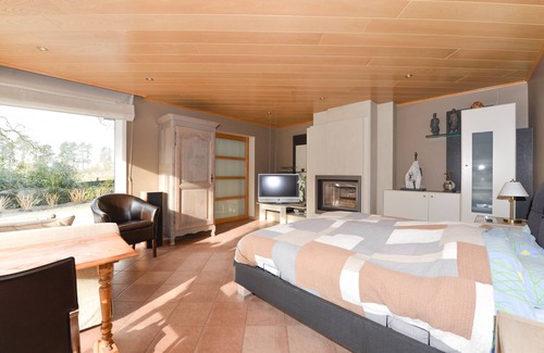 Celles Bed & Breakfast | Discover B&B Les Secrets de la Vie with Family-Friendly Amenities