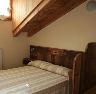 Chez Croiset Bed & Breakfast | Pet-Friendly B&B Lo Tatà with Pool & Restaurant Amenities