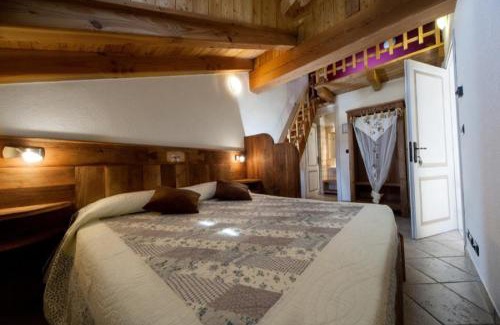 Chez Croiset Bed & Breakfast | Pet-Friendly B&B Lo Tatà with Pool & Restaurant Amenities