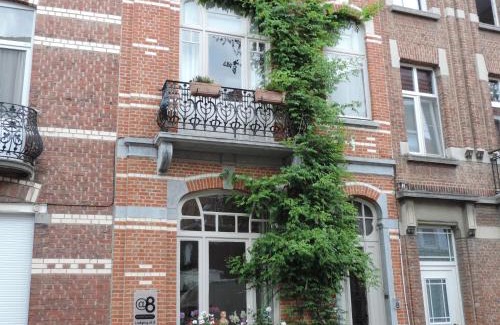 Nieuw Kwartier Bed & Breakfast | Guest Rated: 9/10 at B&B Lodging At 8 with Breakfast