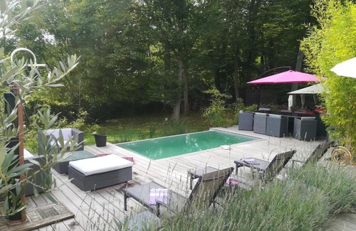 L'Etang-la-Ville Bed & Breakfast | Tranquil B&B Loft Trotters: Oceanfront Bliss Awaits