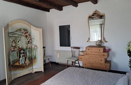 Fontanafredda Bed & Breakfast | Guest Rated B&B Lory's Dream with Kitchen & Breakfast