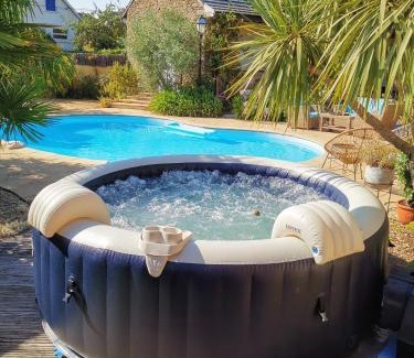 Pommeret Bed & Breakfast | Oceanfront Bliss at B&B Lou Mas with Pool & Breakfast